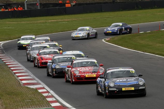 Bumper Grid for Porsches at Snetterton