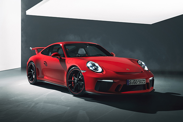 At home on road or track – the new Porsche 911 GT3
