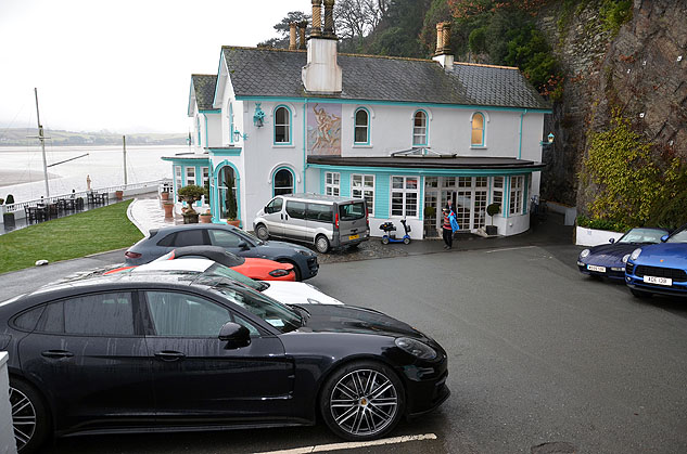 Photo 27 from the Portmeirion 2017 gallery