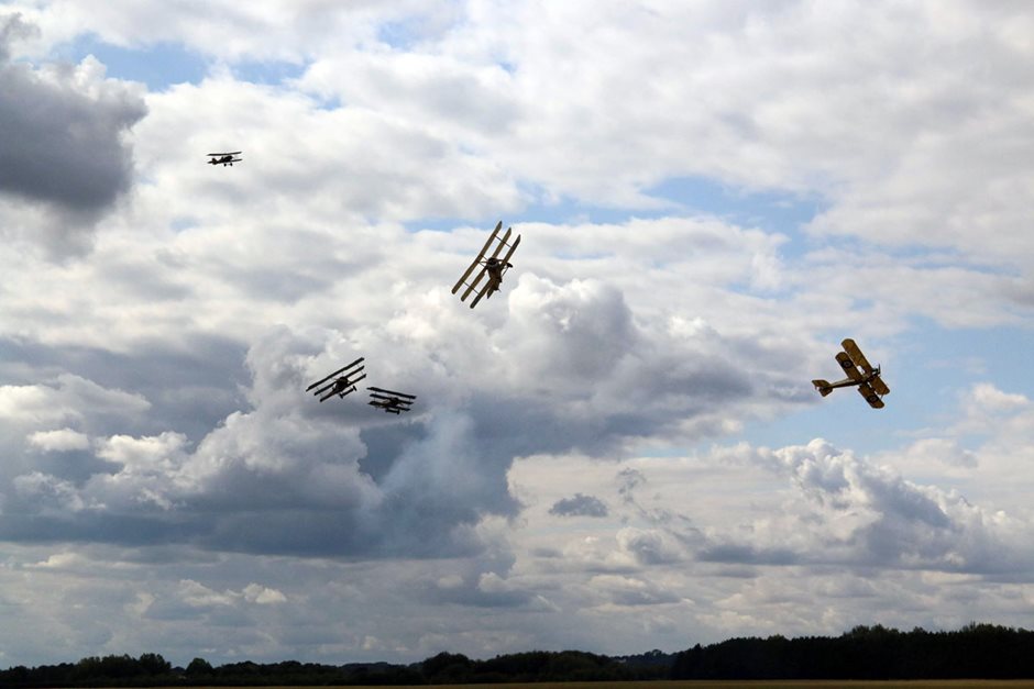 Photo 11 from the West London Aero Club - Members' Day gallery
