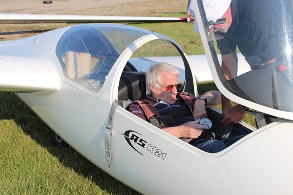 Photo 21 from the Gliding Evening gallery