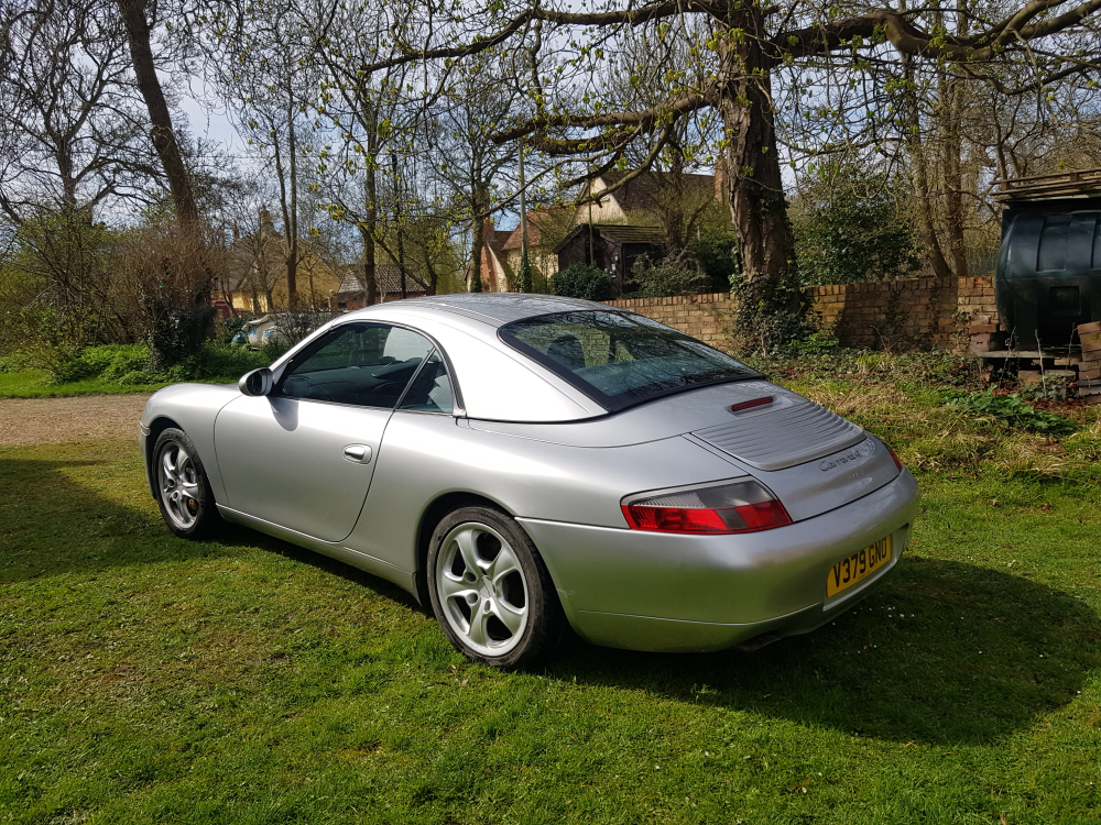 911 (996) Carrera 4